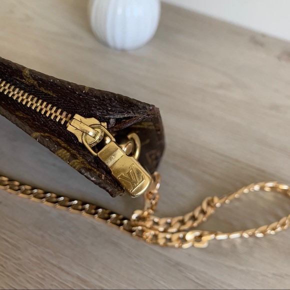 Auth Louis Vuitton cosmetic crossbody ❤️ - Picture 7 of 11